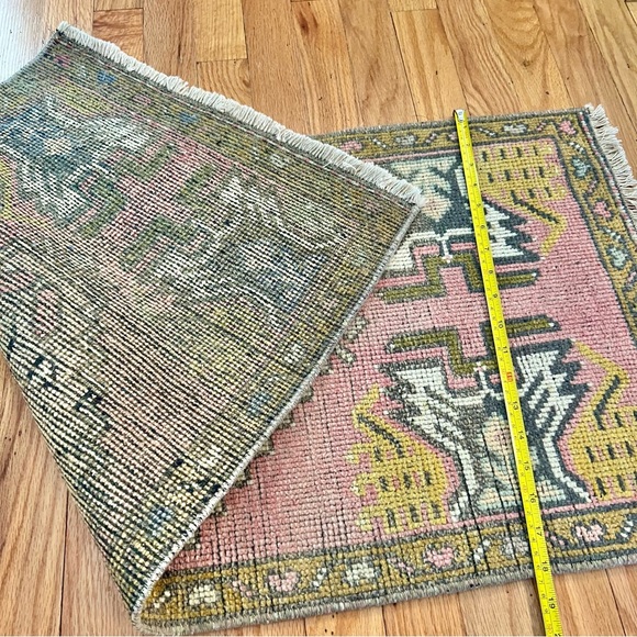 Turkish/Oushak Style Rug - Picture 4 of 11